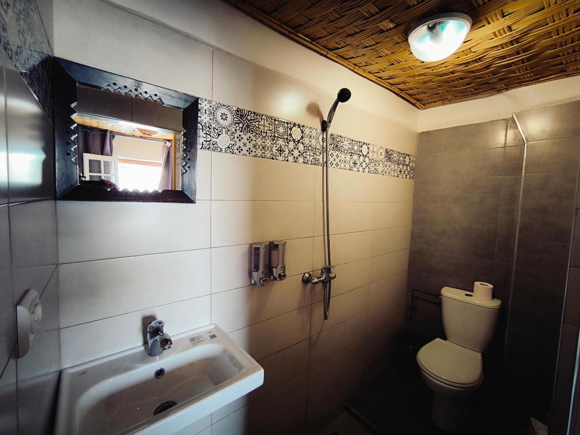 Azazoul Bigblue Surf Hostel & Coworking Space - Taghazout (Adults Only) מראה חיצוני תמונה