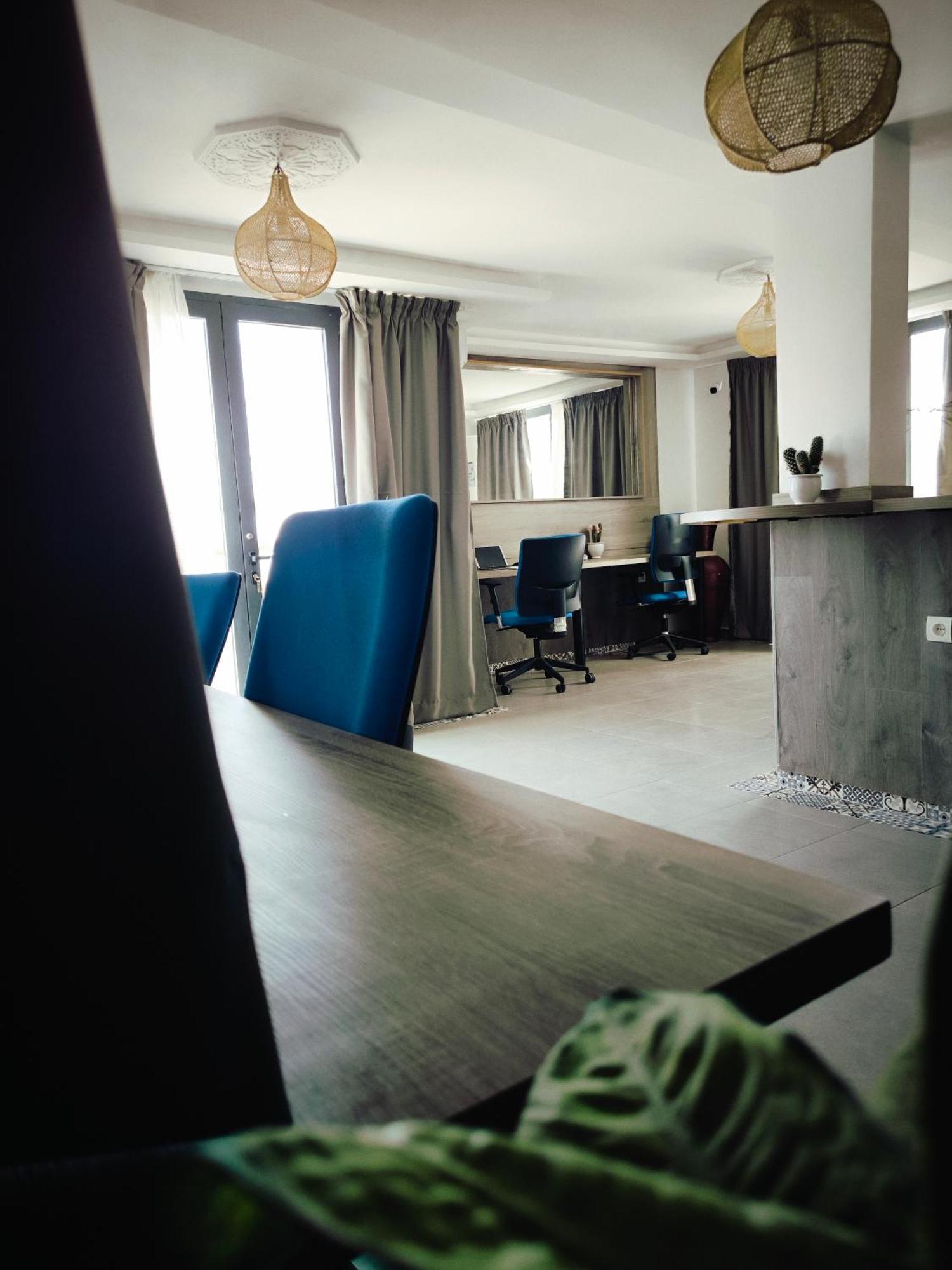 Azazoul Bigblue Surf Hostel & Coworking Space - Taghazout (Adults Only) מראה חיצוני תמונה