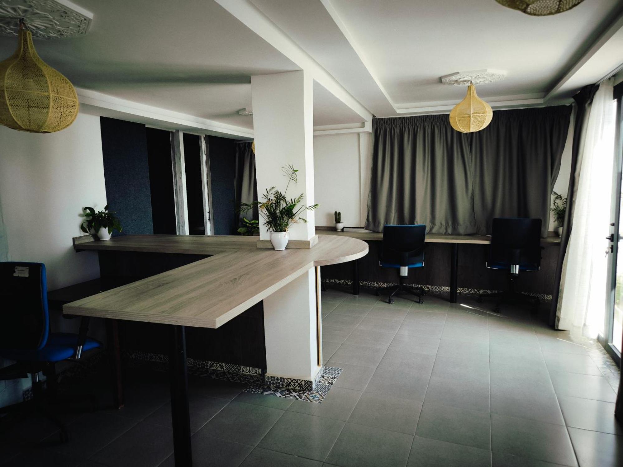 Azazoul Bigblue Surf Hostel & Coworking Space - Taghazout (Adults Only) מראה חיצוני תמונה